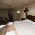 Peri Cave فندق *