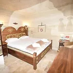 Peri Cave فندق غوريمِيه
