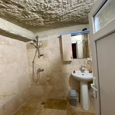 Peri Cave Hotel *
