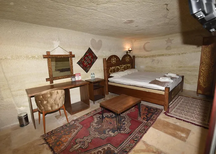 מלון Peri Cave *